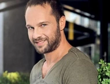 Μέμος Μπεγνής: «Με σβερκώνει και μου δίνει ένα ασύλληπτο...» (βίντεο)